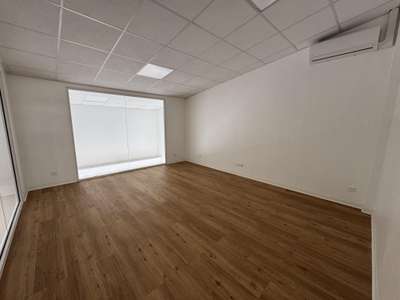 A louer bureaux 128m² R+1 à Baie-Mahault Jarry 