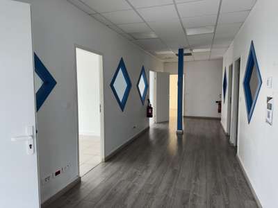 A louer bureaux de 133m² au 1er étage Baie Mahault