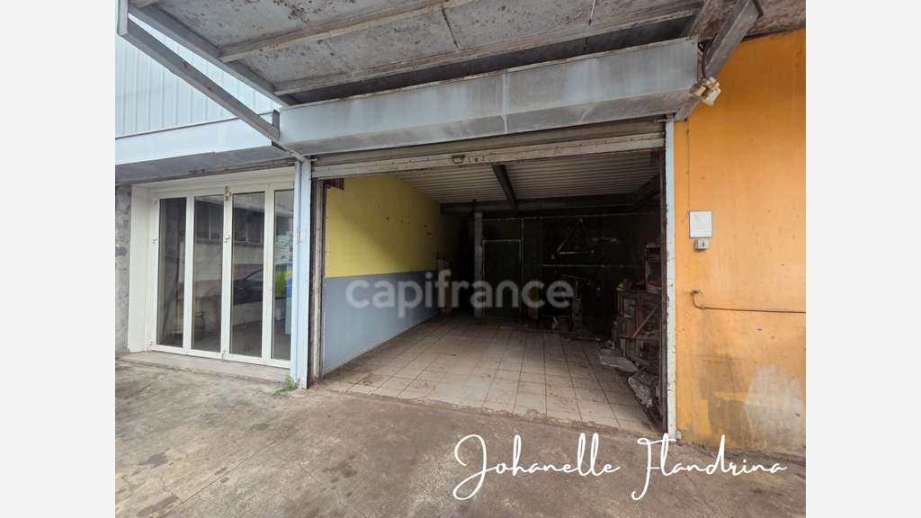 Jarry - Local professionnel sur 2 niveaux avec