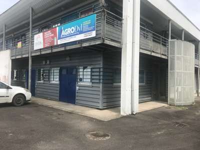 Local commercial JARRY 112 m2