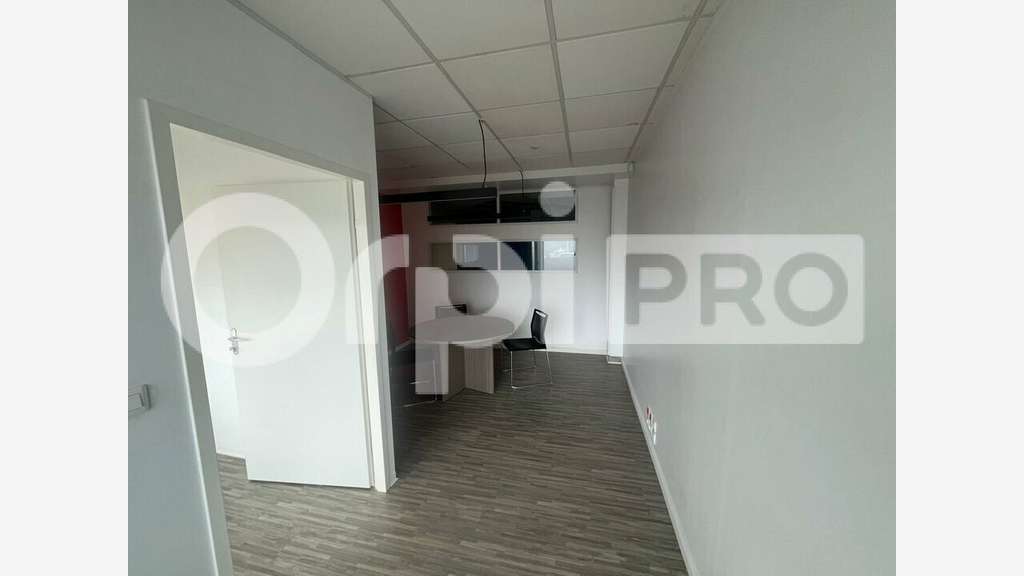 Local à louer de 106m² en RDC à Baie Mahault