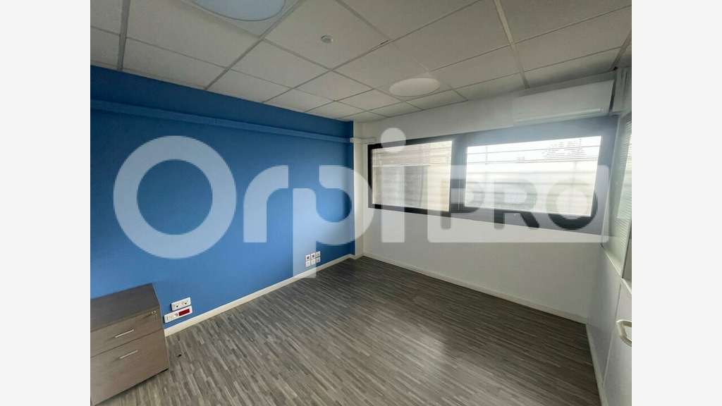 Local à louer de 106m² en RDC à Baie Mahault