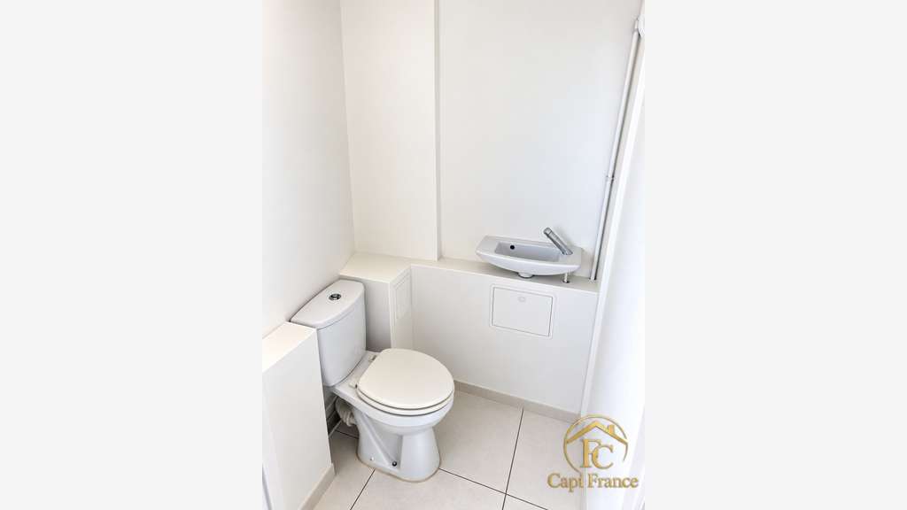 À LOUER - BUREAUX - 119 m²- BAIE MAHAULT (971)