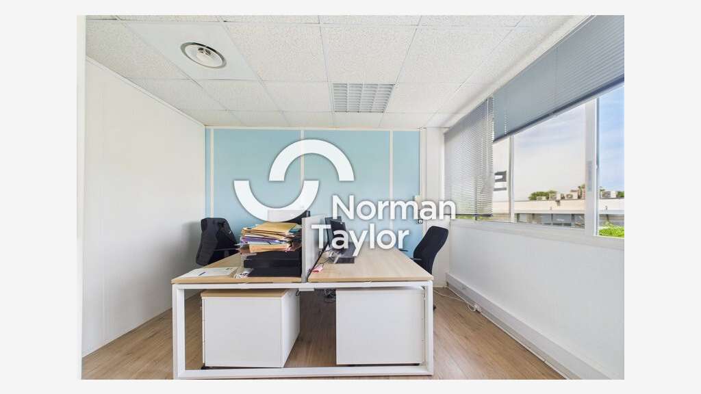 Bureaux aménagés 248m² à louer à Baillargues