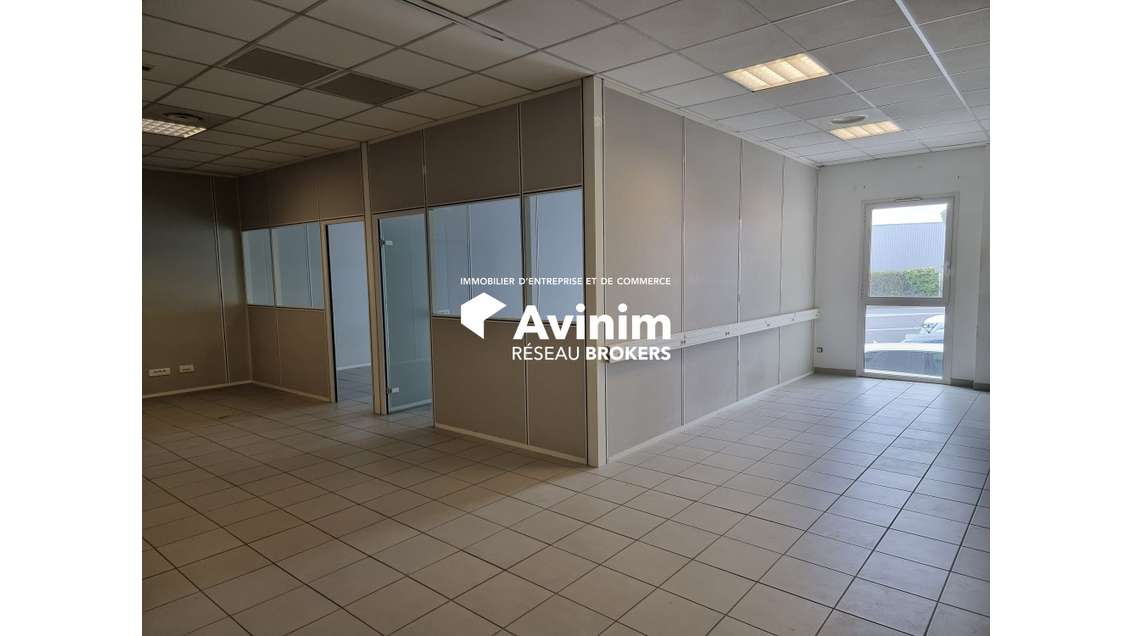 Bureau 112m² RDC à louer à Baillargues