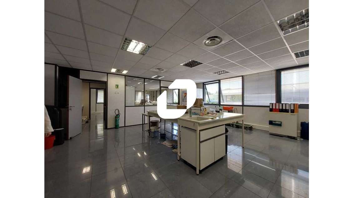 A louer Bureaux 487m² Baillargues