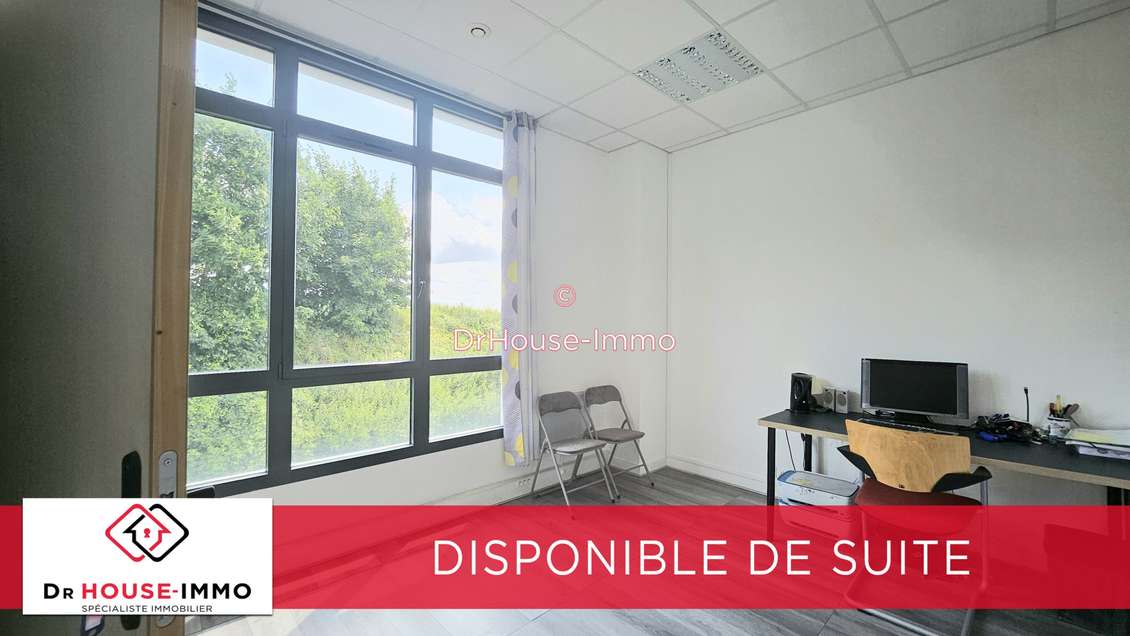 Bureau lumineux 15m² à Bailly-Romainvilliers