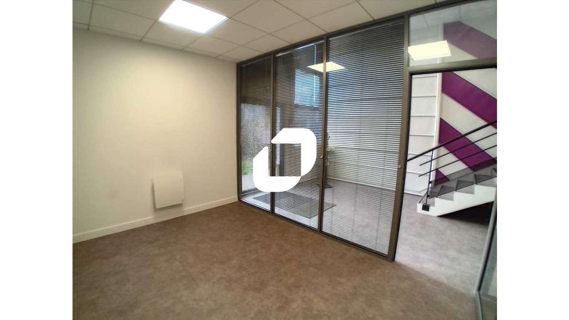 A louer Bureaux 18m² Bailly romainvilliers