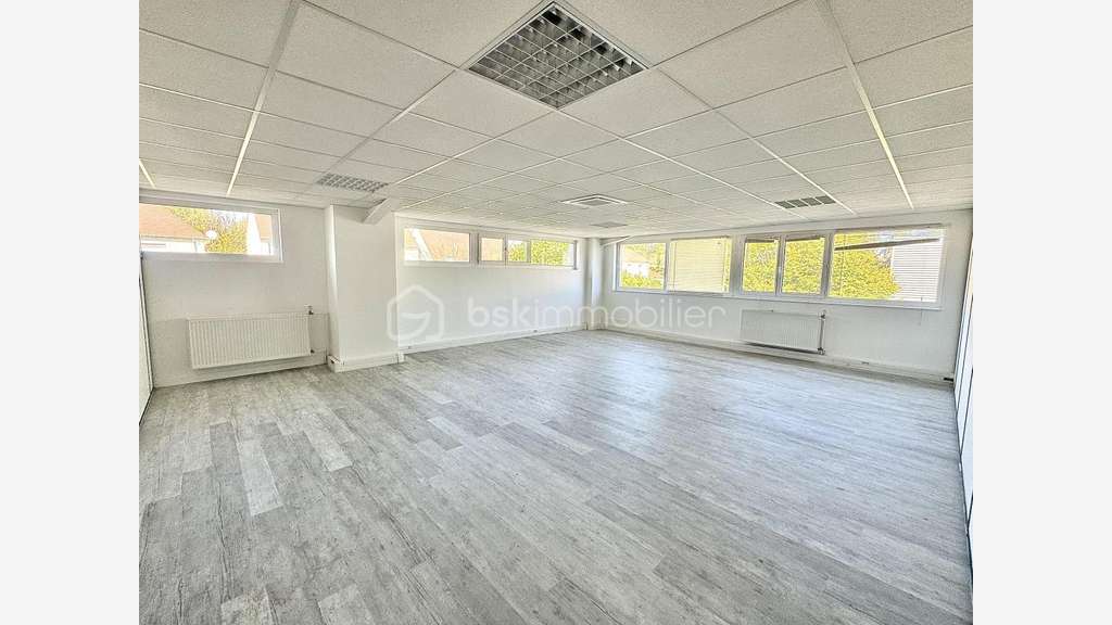 A louer bureaux 55m² à Bailly-Romainvilliers