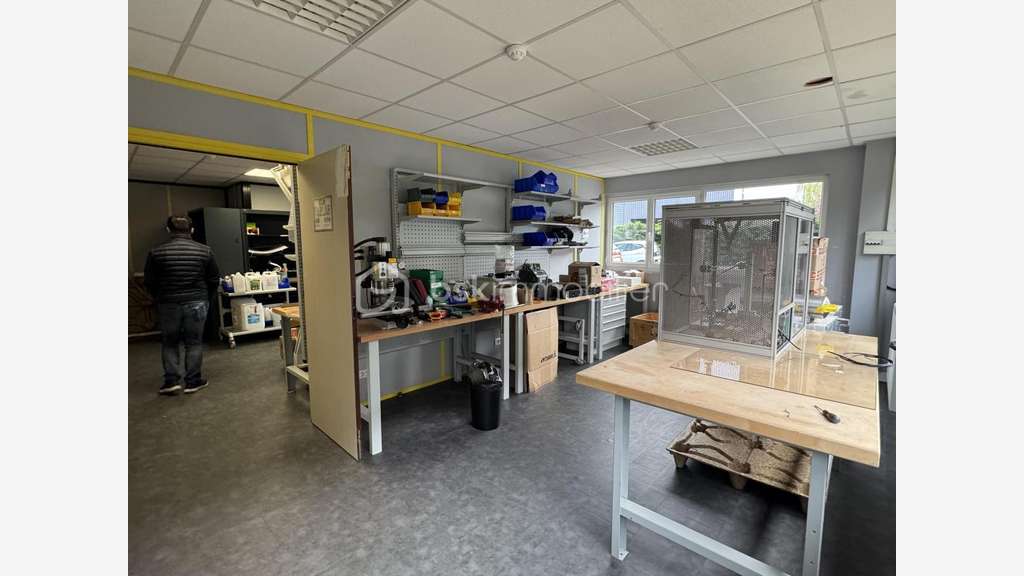 A louer bureaux 234m² à Bailly-Romainvilliers