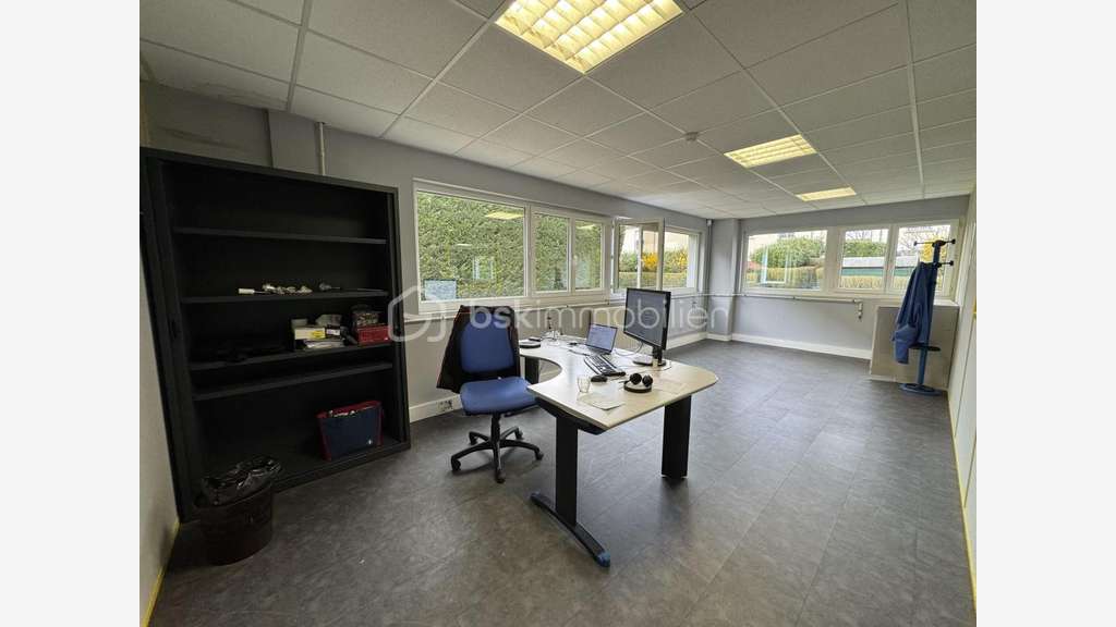 A louer bureaux 234m² à Bailly-Romainvilliers