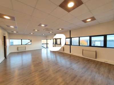 A louer Bureaux 56m² Bailly romainvilliers