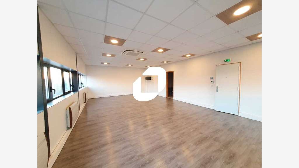 A louer Bureaux 56m² Bailly romainvilliers