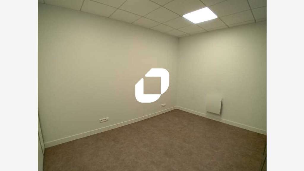A louer Bureaux 18m² Bailly romainvilliers