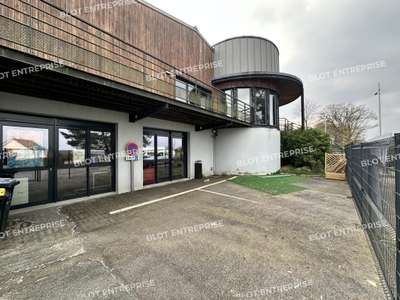 A louer bureaux 153m² à Bain-de-Bretagne