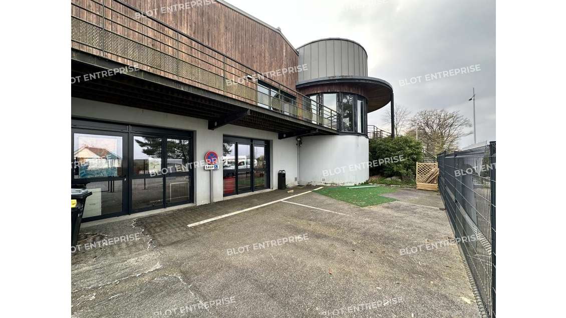 A louer bureaux 153m² à Bain-de-Bretagne