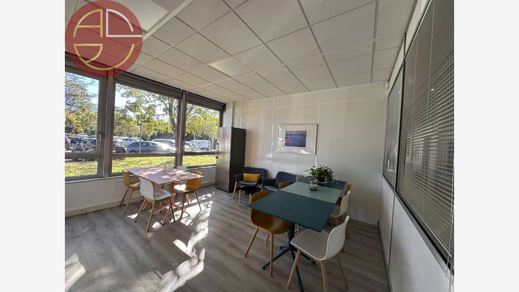 à louer 364m² de bureaux RDC à Balma