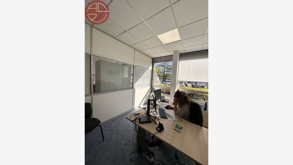 à louer 364m² de bureaux RDC à Balma