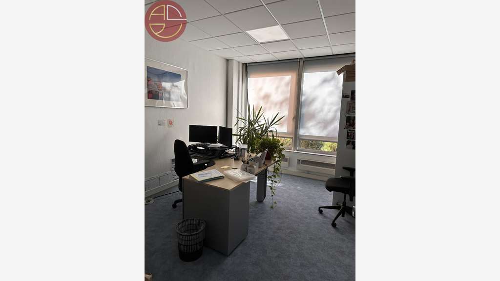 à louer 364m² de bureaux RDC à Balma
