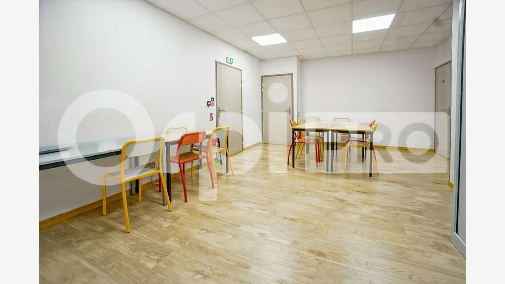 Cellule commerciale de 57m² à louer à Bapaume