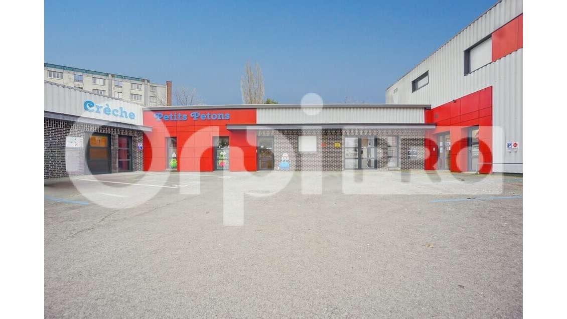 Cellule commerciale de 57m² à louer à Bapaume