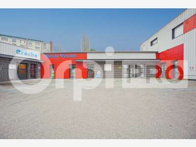 Cellule commerciale de 57m² à louer à Bapaume