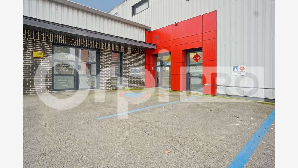 Cellule commerciale de 57m² à louer à Bapaume