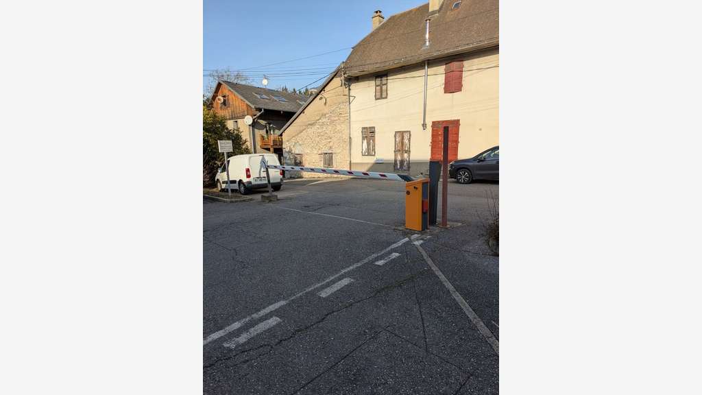 Beau local 154m² à louer à Barberaz