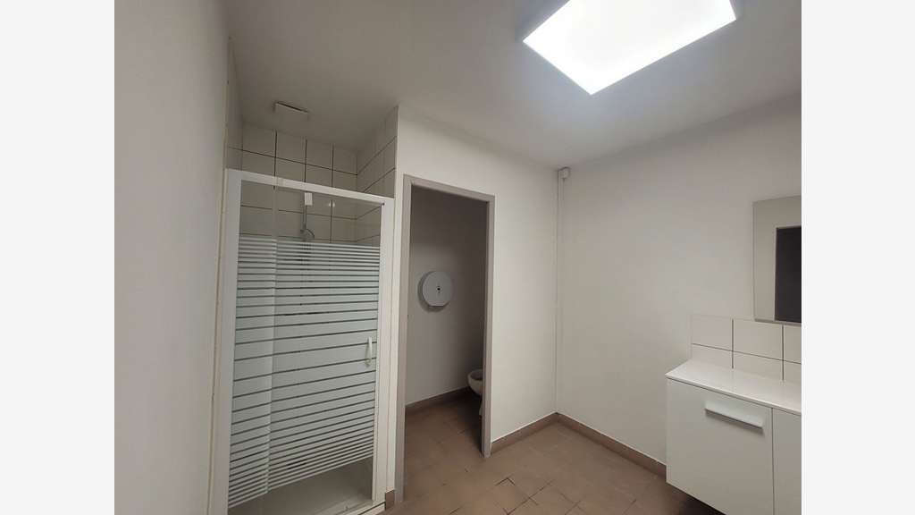 A louer atelier + bureaux Basse-Goulaine Pôle Sud