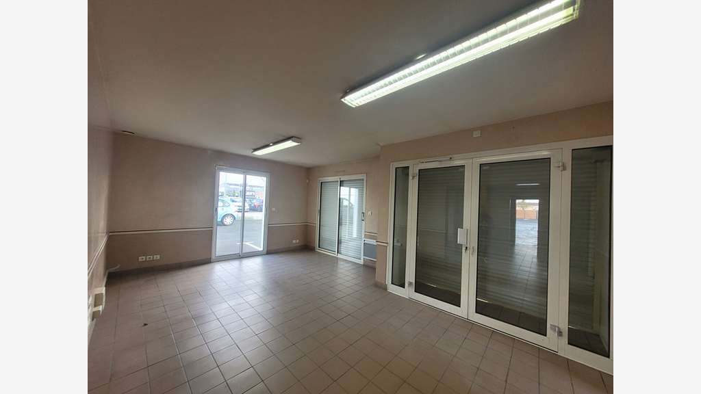 A louer atelier + bureaux Basse-Goulaine Pôle Sud