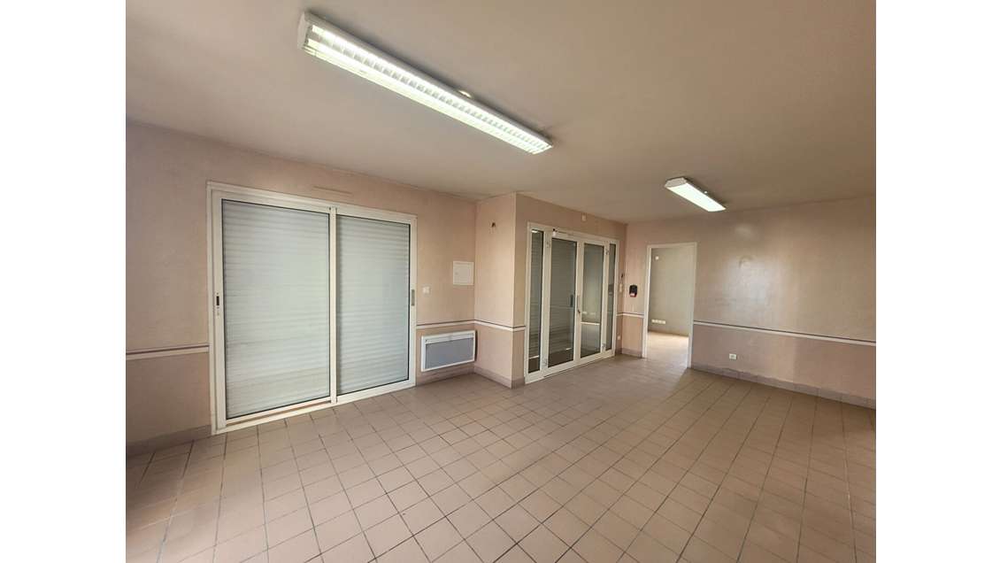 A louer atelier + bureaux Basse-Goulaine Pôle Sud