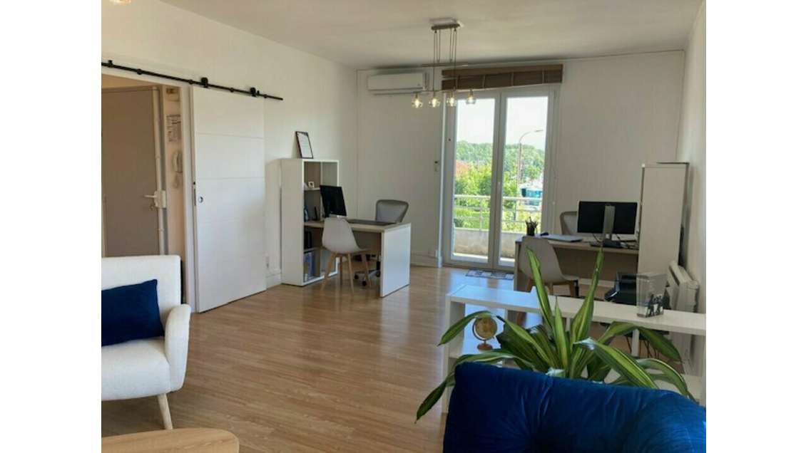 À louer bureaux 87m² zone dynamique de Bassens