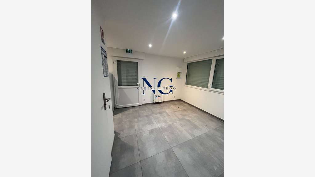 A louer local professionnel de 103 m2 / bureaux