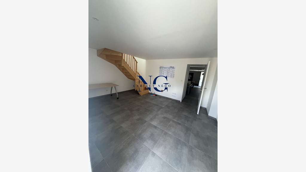 A louer local professionnel de 103 m2 / bureaux