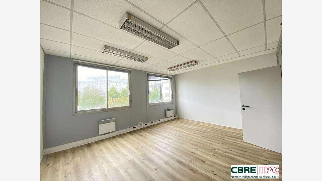A louer bureaux 50m² R+1 à Bayonne Allées Marines