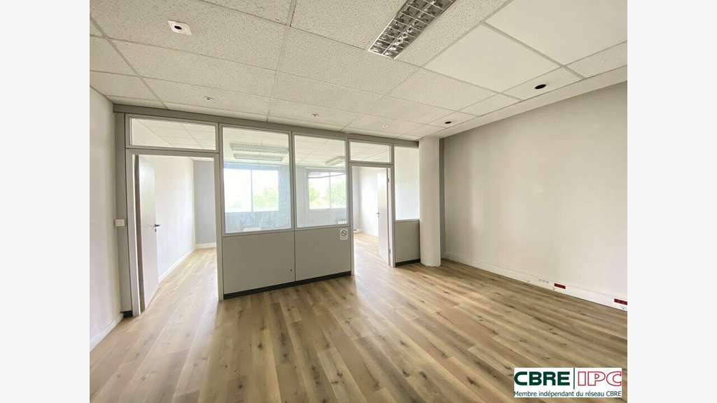 A louer bureaux 50m² R+1 à Bayonne Allées Marines