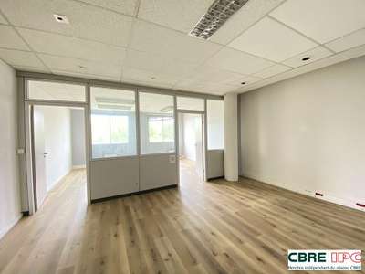 A louer bureaux 50m² R+1 à Bayonne Allées Marines