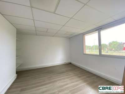 A louer bureaux 90m² RDC à Bayonne limite Anglet