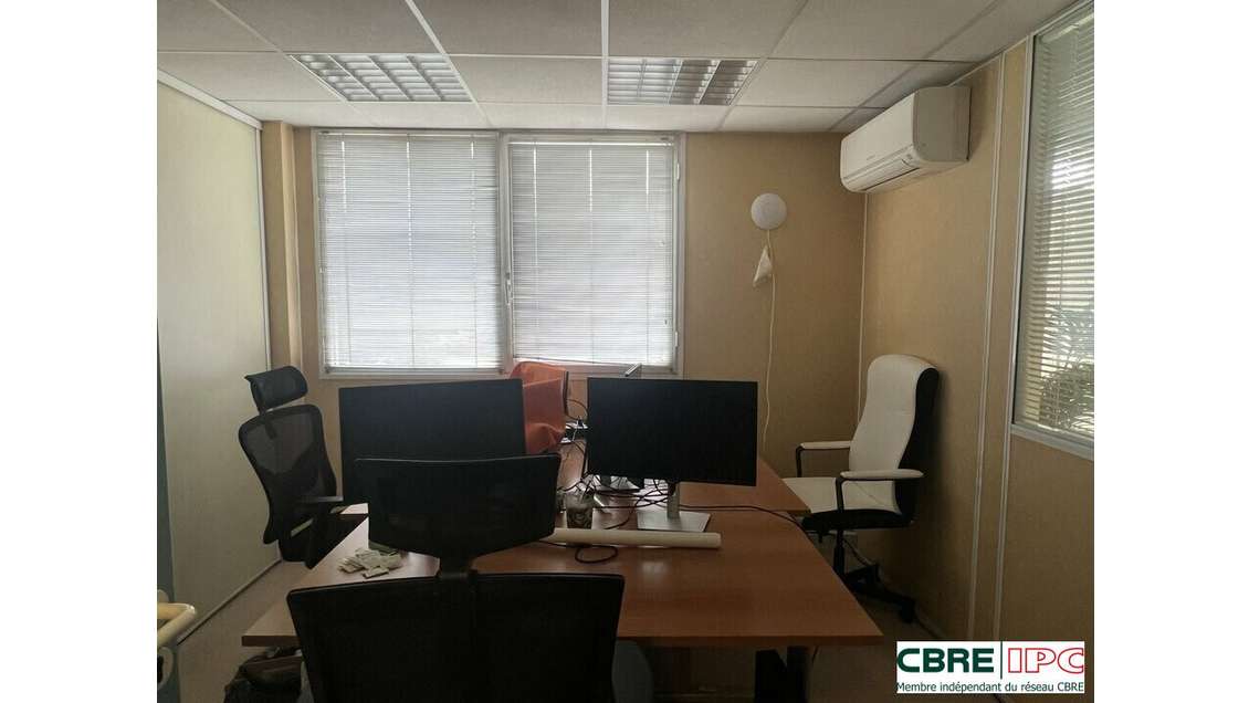 Location bureaux de 378m² en RDC à Bayonne