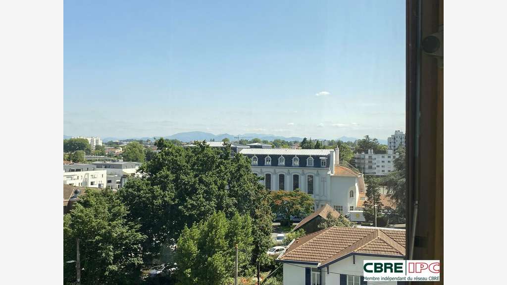 Location bureaux R+5 à Bayonne quartier des Arènes