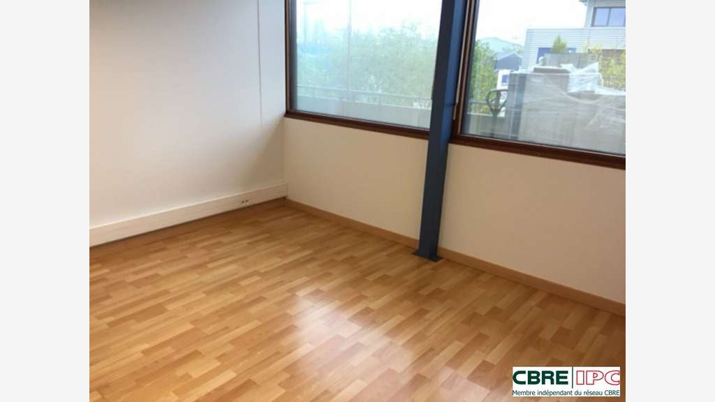 A louer bureaux 248m² zone du Forum à Bayonne