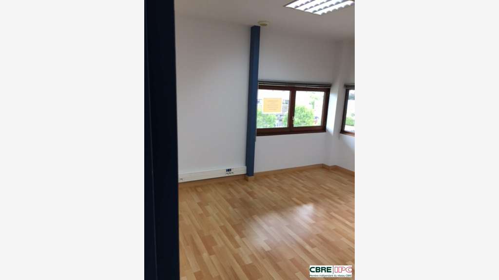 A louer bureaux 248m² zone du Forum à Bayonne