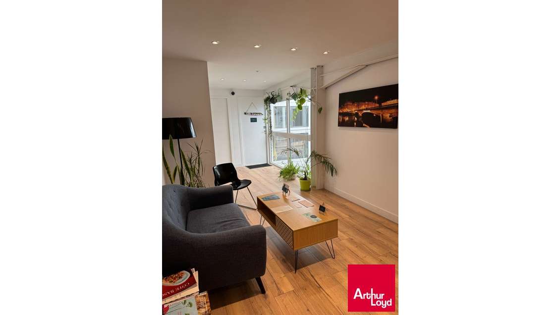 Bureau lumineux proche grands axes Bayonne Forum