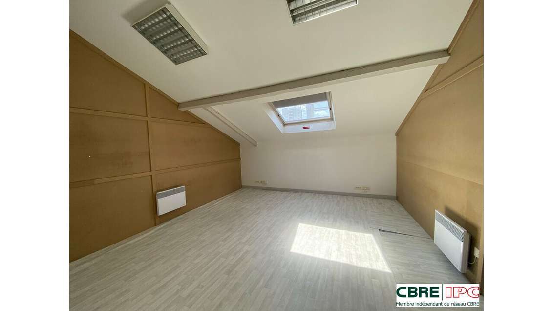 Location local 160m² proche Allées Marines Bayonne