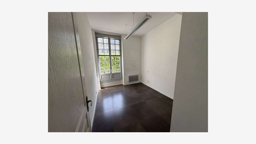 Location bureaux 83m² emplacement central Bayonne