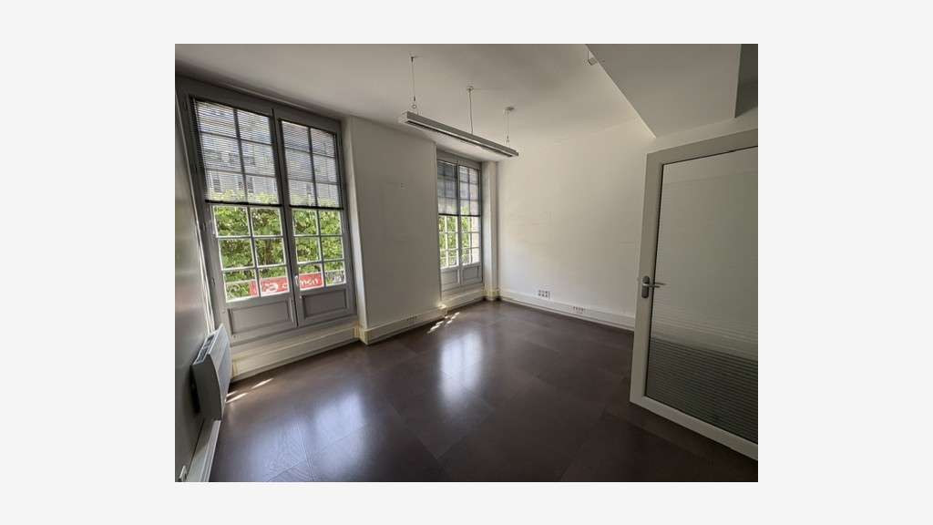 Location bureaux 83m² emplacement central Bayonne
