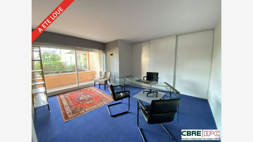 Location bureaux lumineux 100m² à Bayonne Arènes