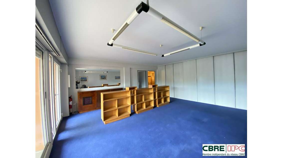 Location bureaux lumineux 100m² à Bayonne Arènes
