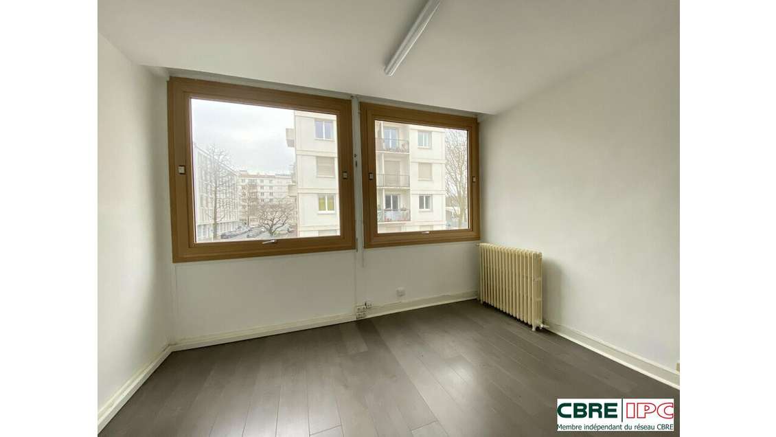 Location bureaux 32m² R+1 à Bayonne centre