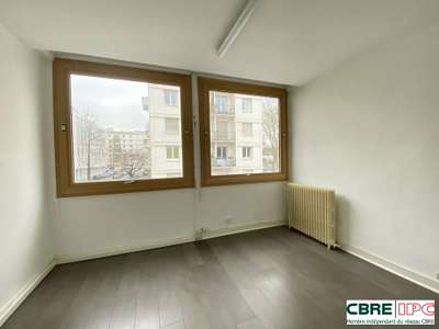 Location bureaux 32m² R+1 à Bayonne centre